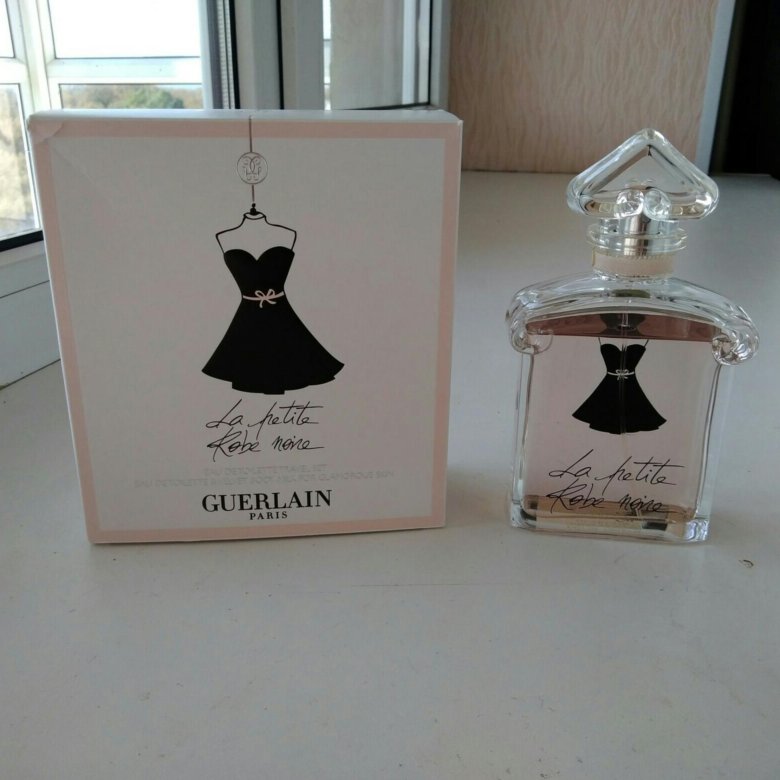 Духи черное платье. Духи герлен la petit оригинал. Guerlain la petite Robe noire туалетная вода летуаль. Духи черное платьице летуаль. Духи маленькое черное платье герлен.