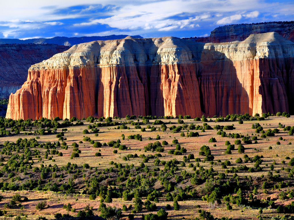 Wonders 10. Плато Колорадо в Северной Америке. Гора Хомбори мали. США красивые места. Необычные горы.