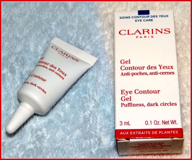 Clarins как правильно произносить. Гель под глаза кларанс. Clarins гель от темных кругов. Кларанс для отеков глаз. Гель кларанс от мешков под глазами.