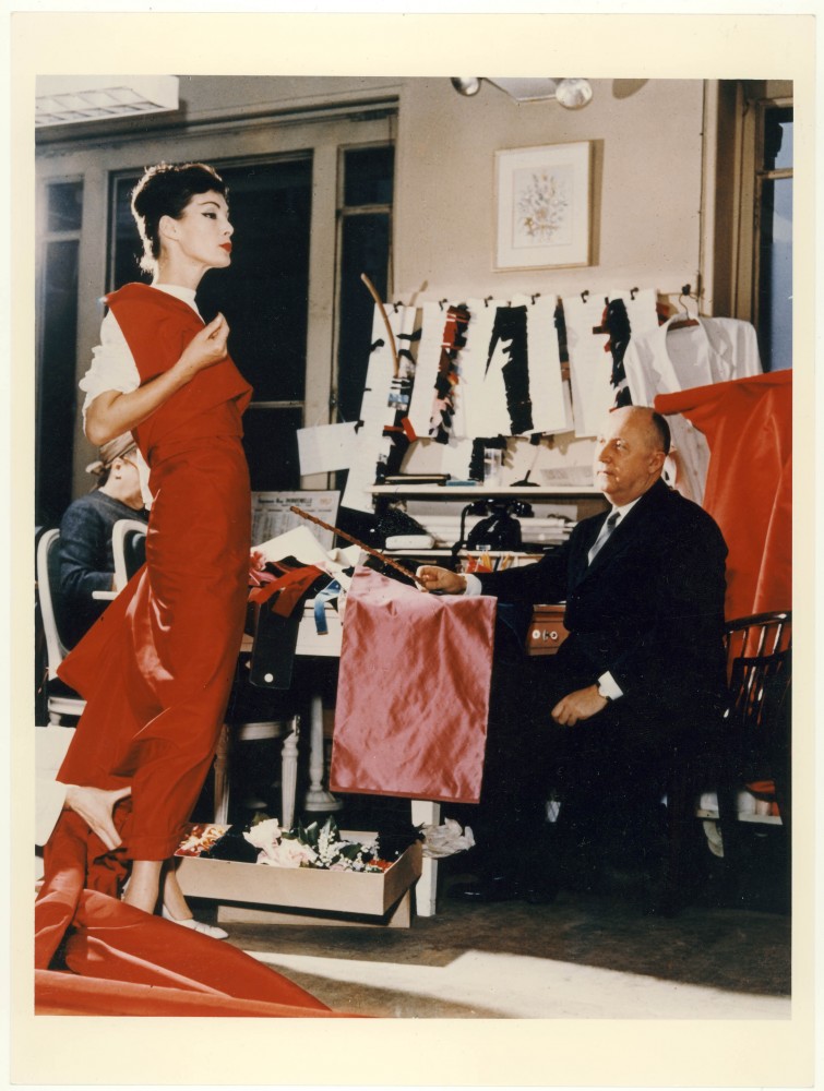 Кристиан Диор с манекенщицей Лакки, 1955. Courtesy of Christian Dior