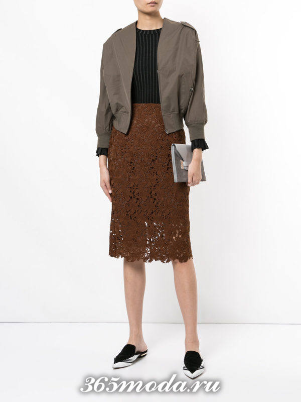 коричневая гипюровая юбка карандаш с бомбером с чем носить