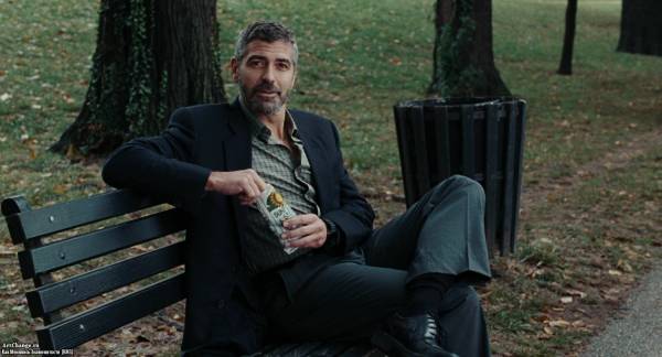 После прочтения сжечь (2008), в ролях Джордж Клуни