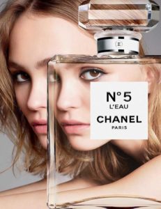 Лили-Роуз Мелоди Депп в рекламной кампании Chanel N°5 L
