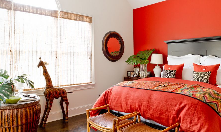 Combine red with various prints, patterns and textures to obtain an eclectic décor 