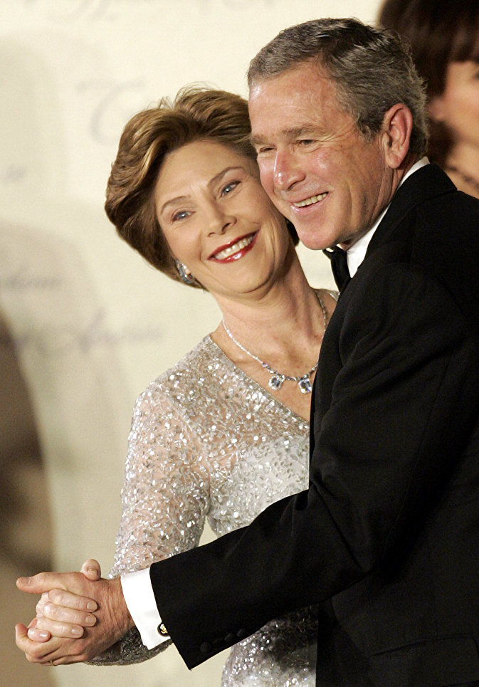 Президент США Джордж Буш и первая леди Лора Буш
