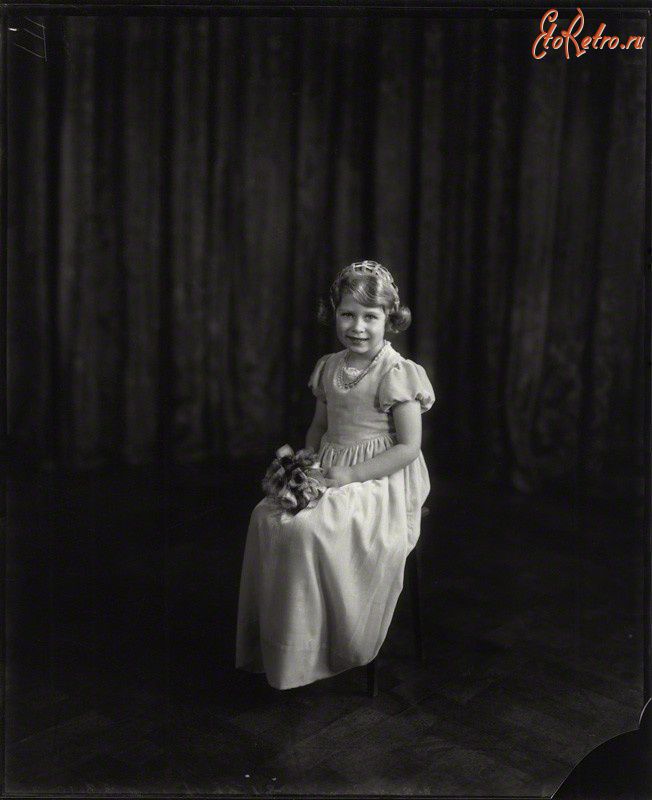 Подборка детских фотографий королевы Елизаветы II. (92 фото), фото № 47