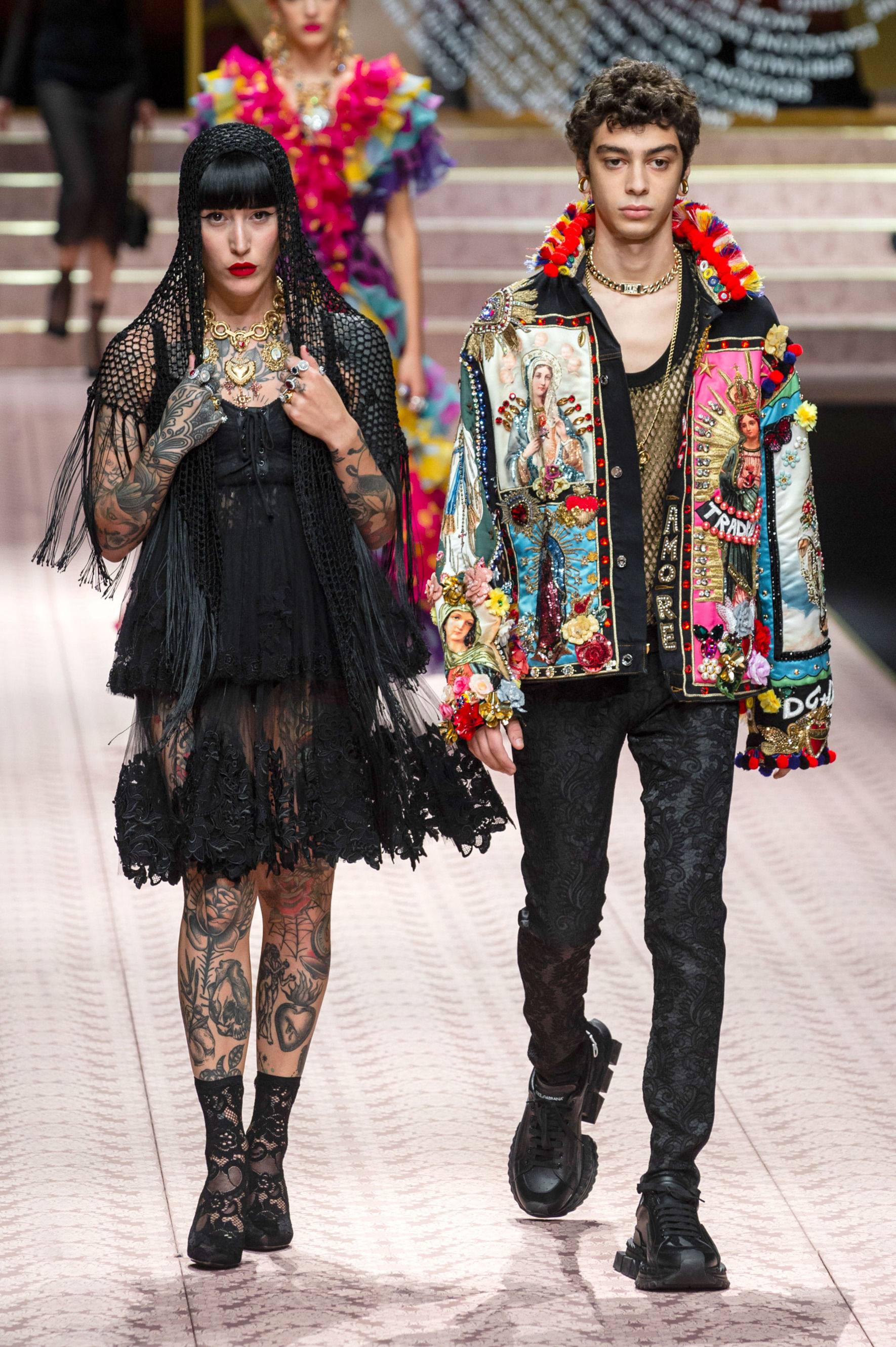 Реальная мода: 45 незабываемых образов из новой коллекции Dolce & Gabbana, фото № 24