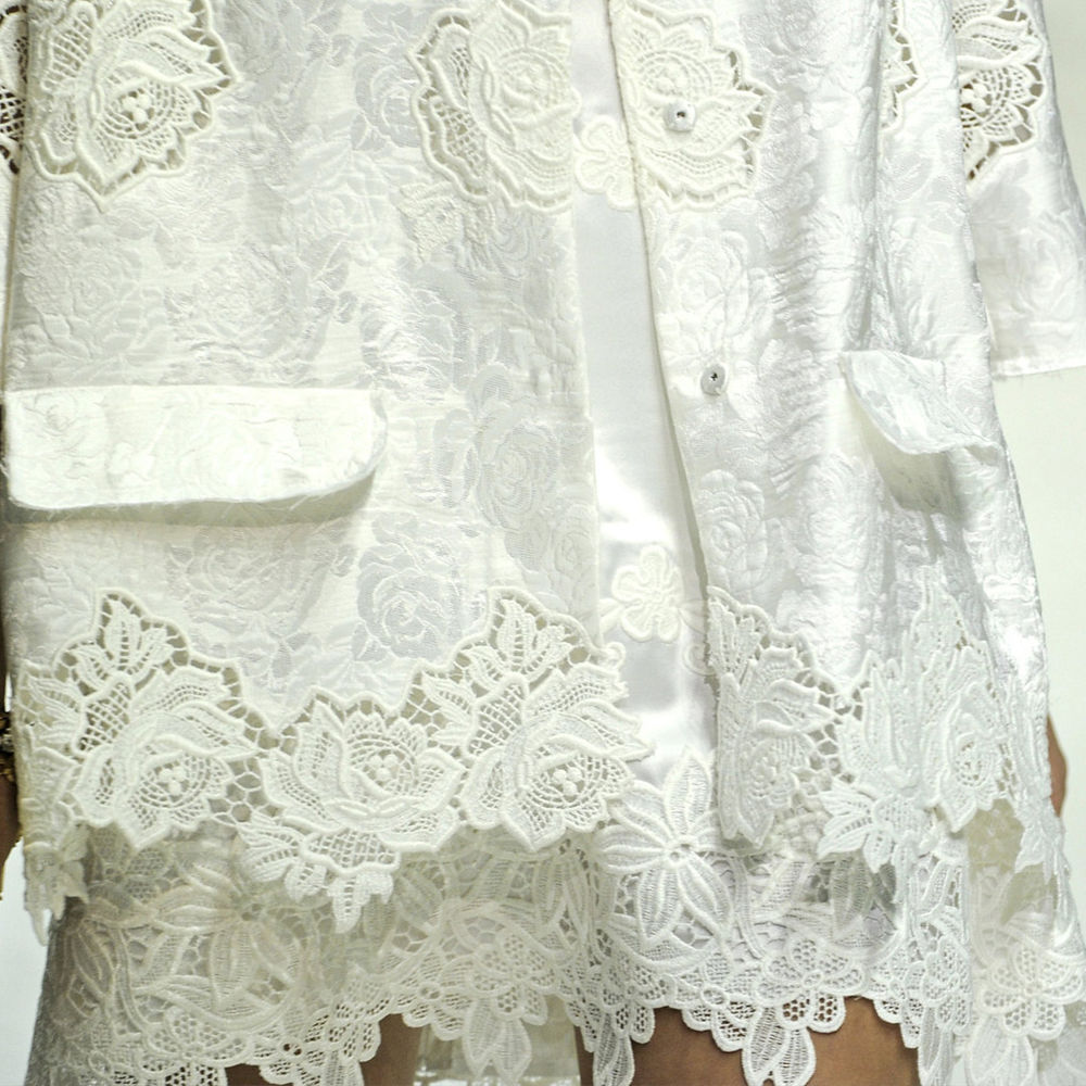 Кружевное изящество в коллекции Dolce & Gabbana весна-лето 2011, фото № 16