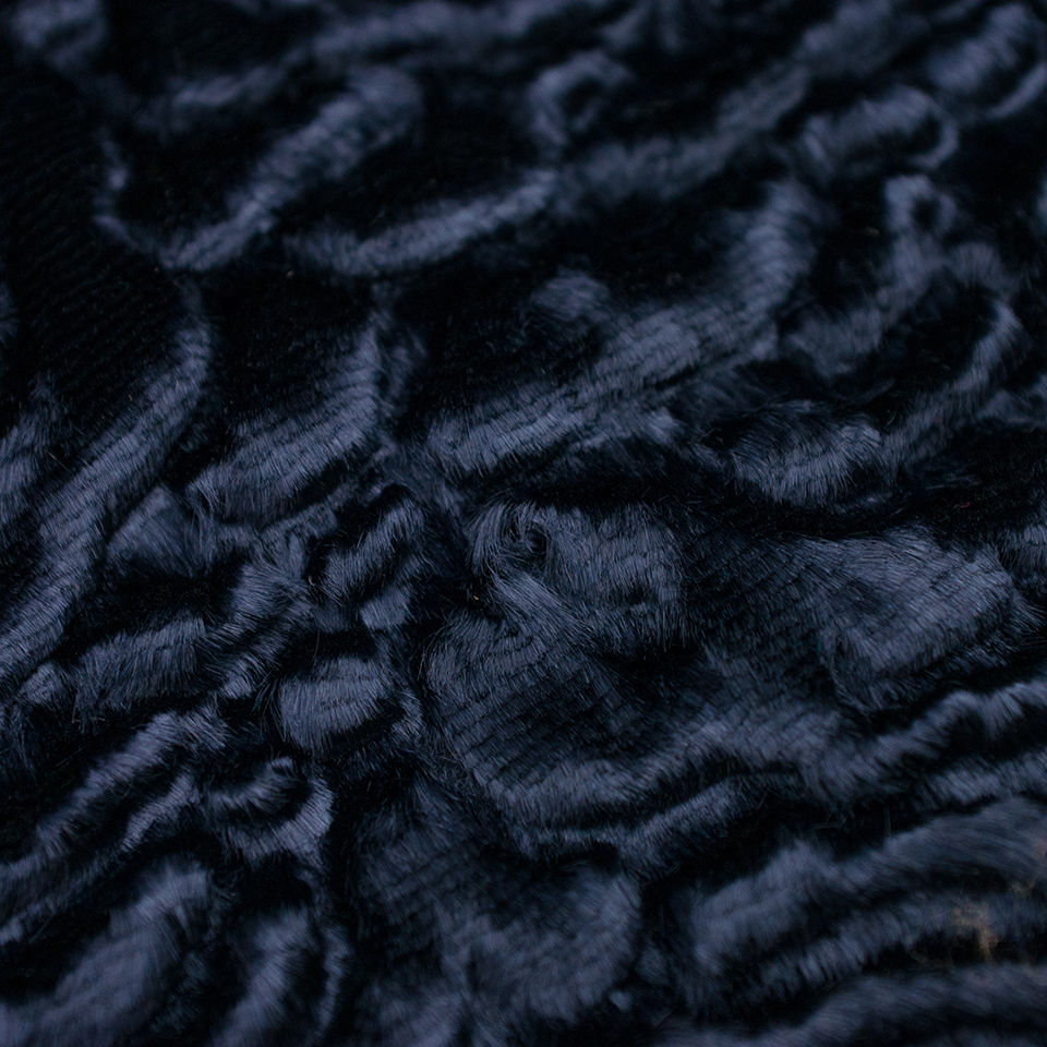 Выбираем яркие меховые наряды из розовой норки, зеленого каракуля или красной лисы: прощаемся с осенней хандрой, фото № 39 Выбираем яркие меховые наряды из розовой норки, зеленого каракуля или красной лисы: прощаемся с осенней хандрой, фото № 39