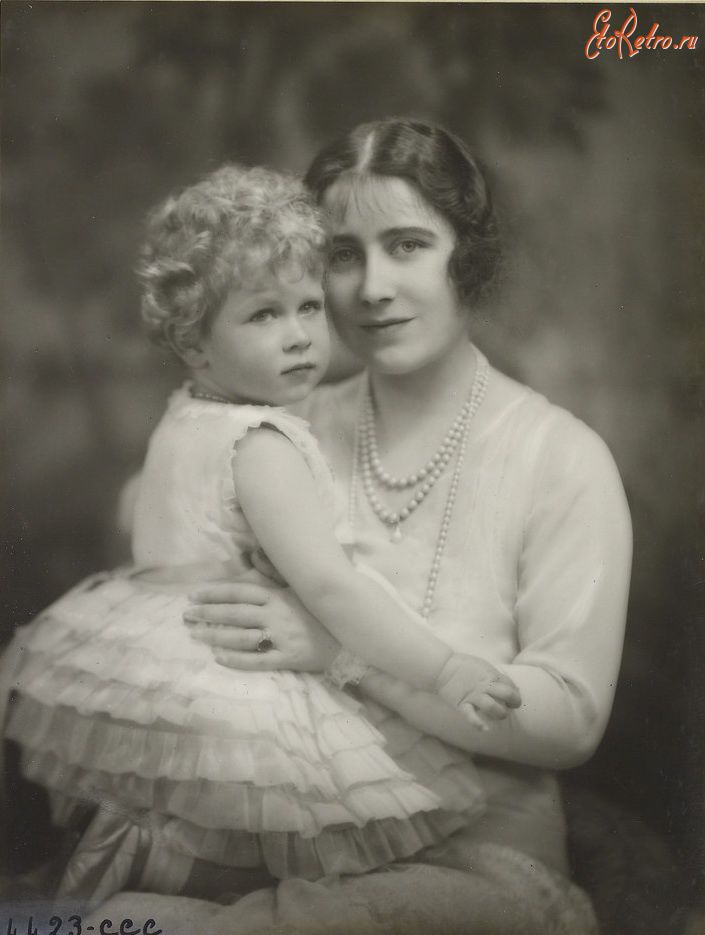 Подборка детских фотографий королевы Елизаветы II. (92 фото), фото № 37