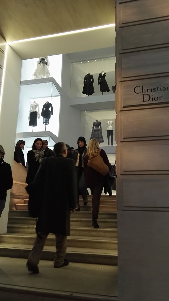 Мечты приводят в Париж, или Новая выставка «Christian Dior: кутюрье мечты», фото № 22