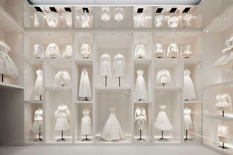 Dior признается в любви к Англии: в Лондоне открылась выставка-ретроспектива Кристиана Диора, фото № 14