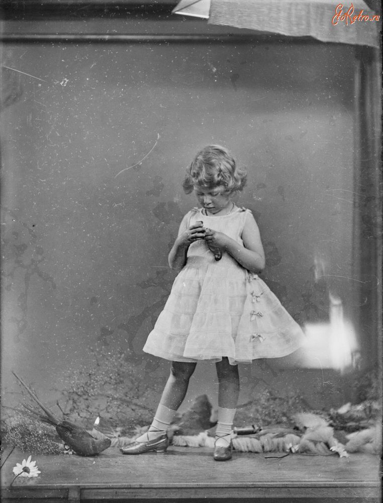 Подборка детских фотографий королевы Елизаветы II. (92 фото), фото № 46