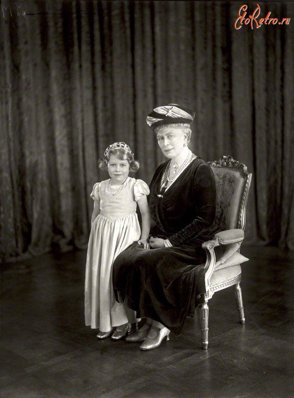 Подборка детских фотографий королевы Елизаветы II. (92 фото), фото № 50