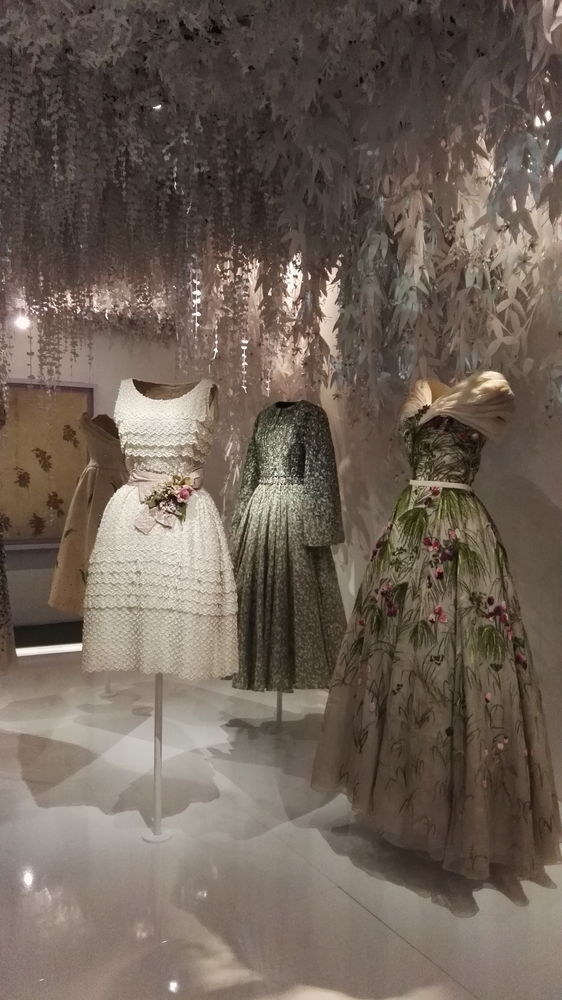 Мечты приводят в Париж, или Новая выставка «Christian Dior: кутюрье мечты», фото № 18