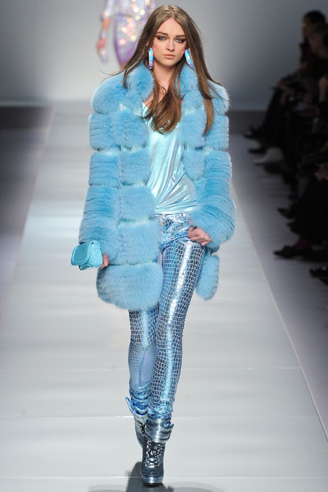 Выбираем яркие меховые наряды из розовой норки, зеленого каракуля или красной лисы: прощаемся с осенней хандрой, фото № 43 Выбираем яркие меховые наряды из розовой норки, зеленого каракуля или красной лисы: прощаемся с осенней хандрой, фото № 43