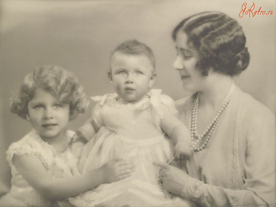 Подборка детских фотографий королевы Елизаветы II. (92 фото), фото № 49