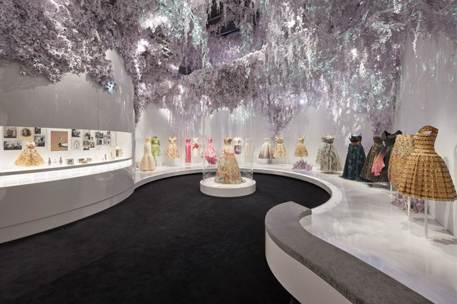 Dior признается в любви к Англии: в Лондоне открылась выставка-ретроспектива Кристиана Диора, фото № 10