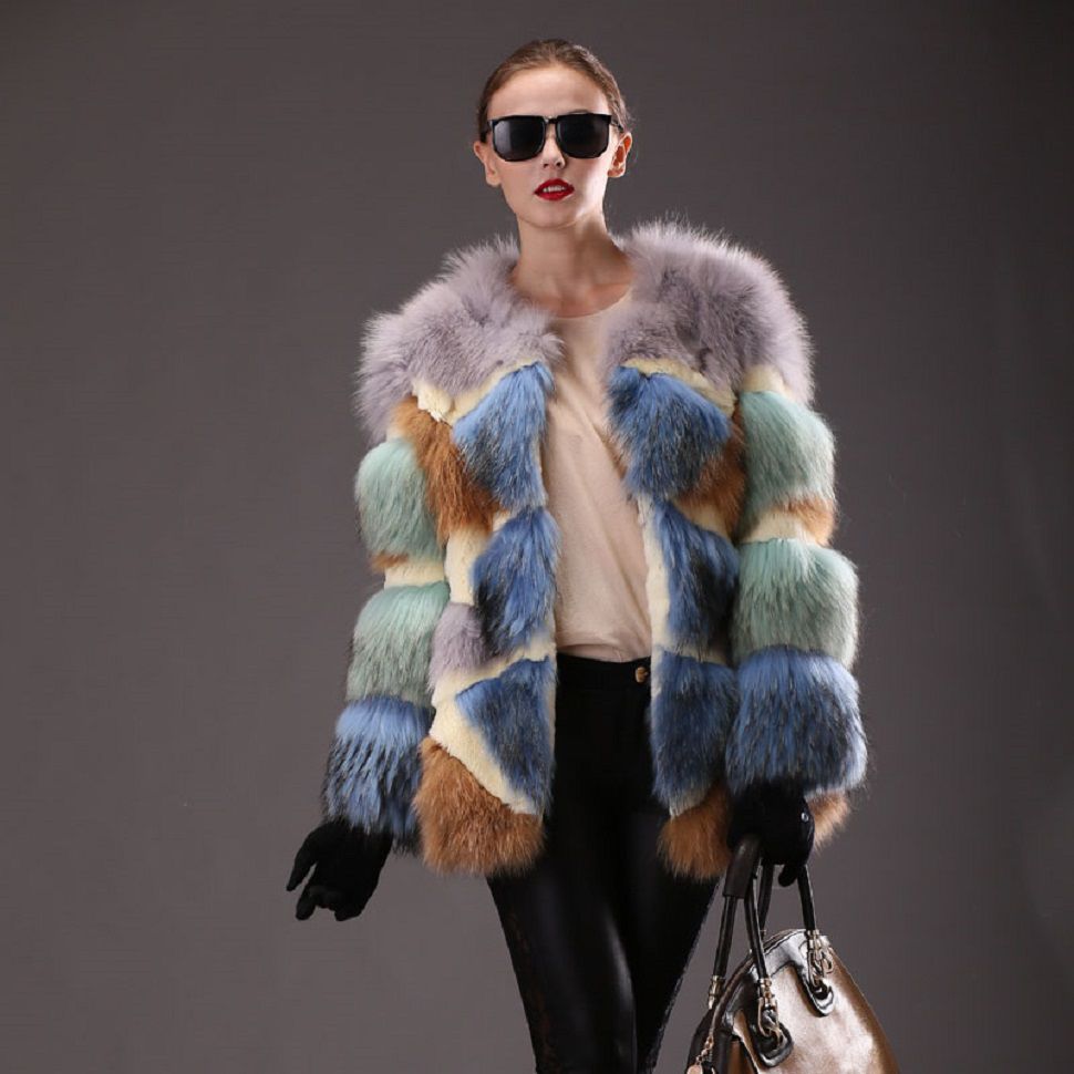 Выбираем яркие меховые наряды из розовой норки, зеленого каракуля или красной лисы: прощаемся с осенней хандрой, фото № 13 Выбираем яркие меховые наряды из розовой норки, зеленого каракуля или красной лисы: прощаемся с осенней хандрой, фото № 13