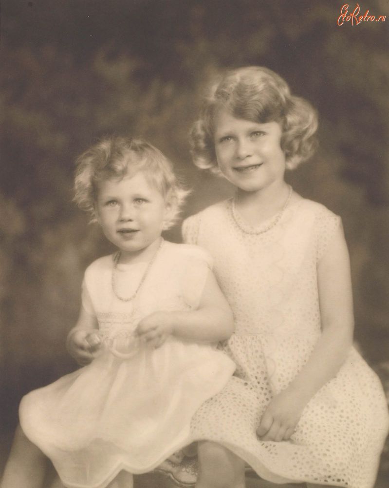 Подборка детских фотографий королевы Елизаветы II. (92 фото), фото № 55