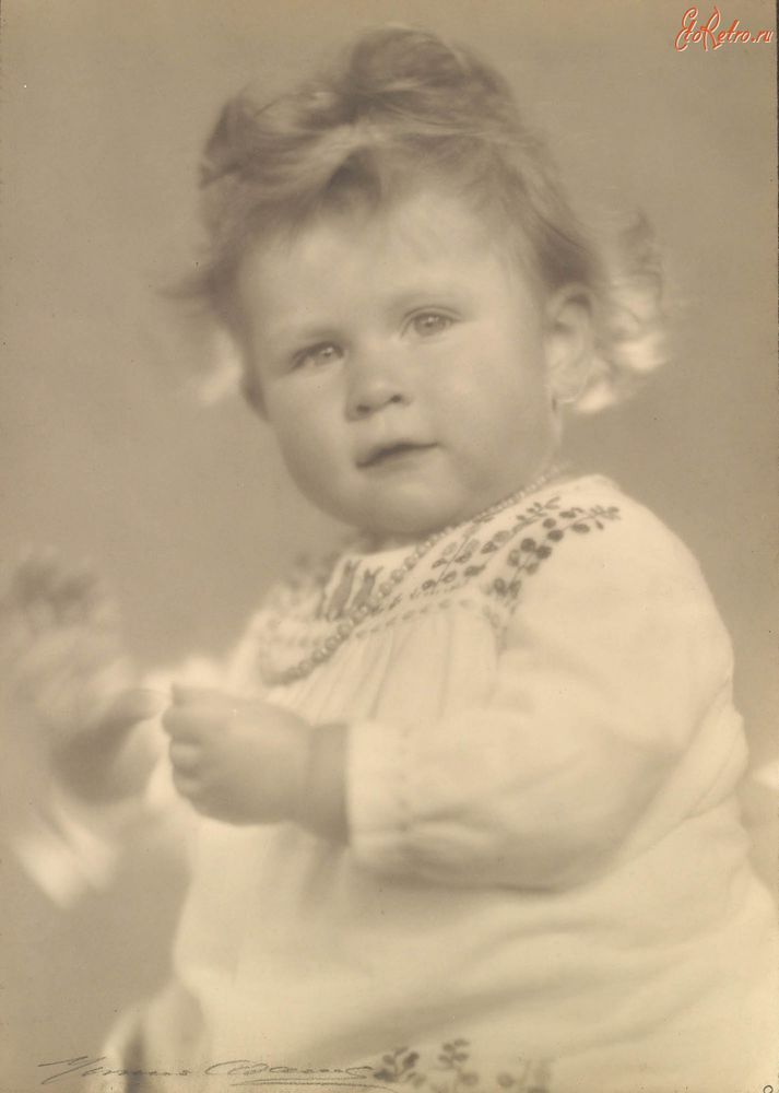 Подборка детских фотографий королевы Елизаветы II. (92 фото), фото № 14