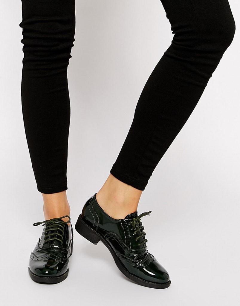 Черные лакированные туфли