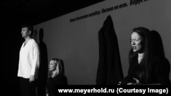 Спектакль режиссера Виктора Рыжакова "Саша, вынеси мусор" по пьесе Натальи Ворожбит