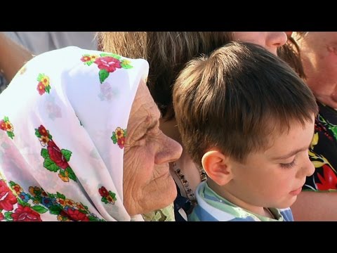 Песня про маму «Росте черешня в мами на городі»