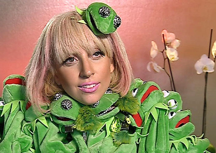 Леди Гага и лягушонок Кермит.