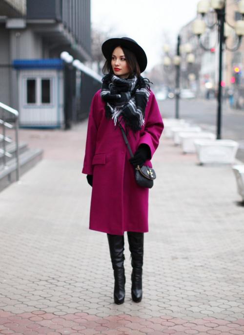 Какую шапку носить с фиолетовым пальто. В зависимости от стиля пальто…