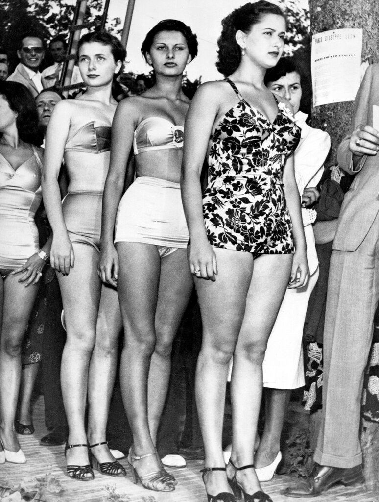 Sophia LOREN im Bikini als 