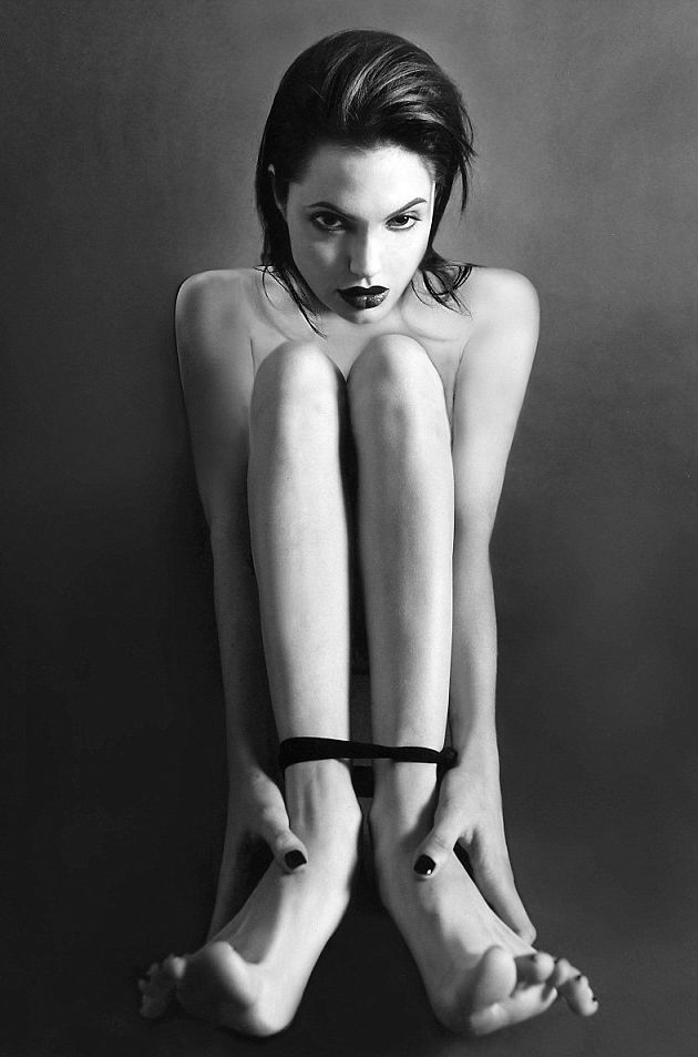 Остановись, мгновение! 25 самых редких фото Анджелины Джоли