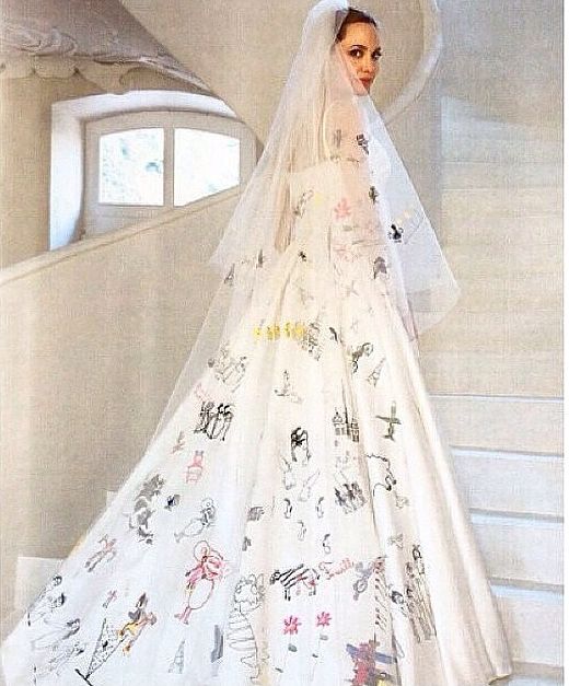 Свадебное платье Анджелины Джоли создали дети 