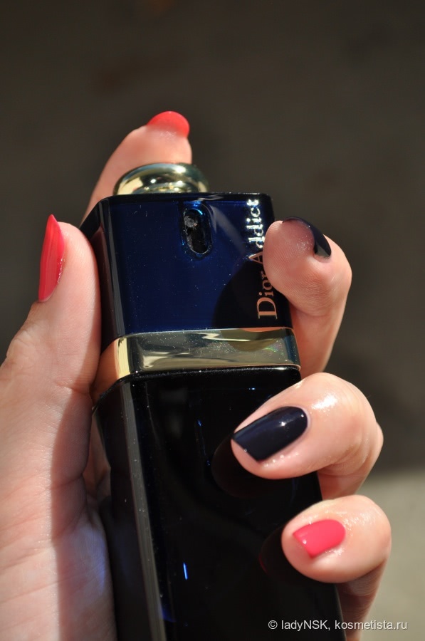 Лаки Dior Vernis Couture colour gel shine and long wear nail lacquer оттенков 756 Miss и 994 Opening night