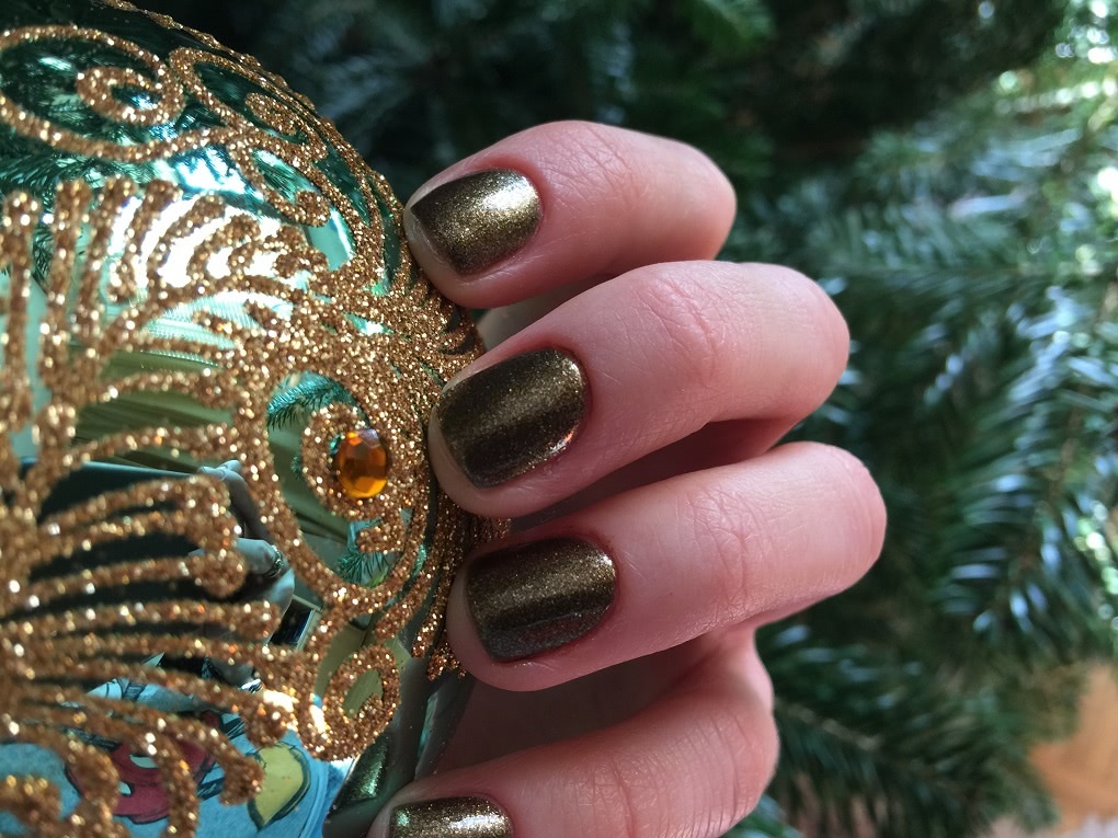 Великолепно сверкающий лак для ногтей или Gucci Nail Bold High-Gloss Lacquer #170 Iconic Gold