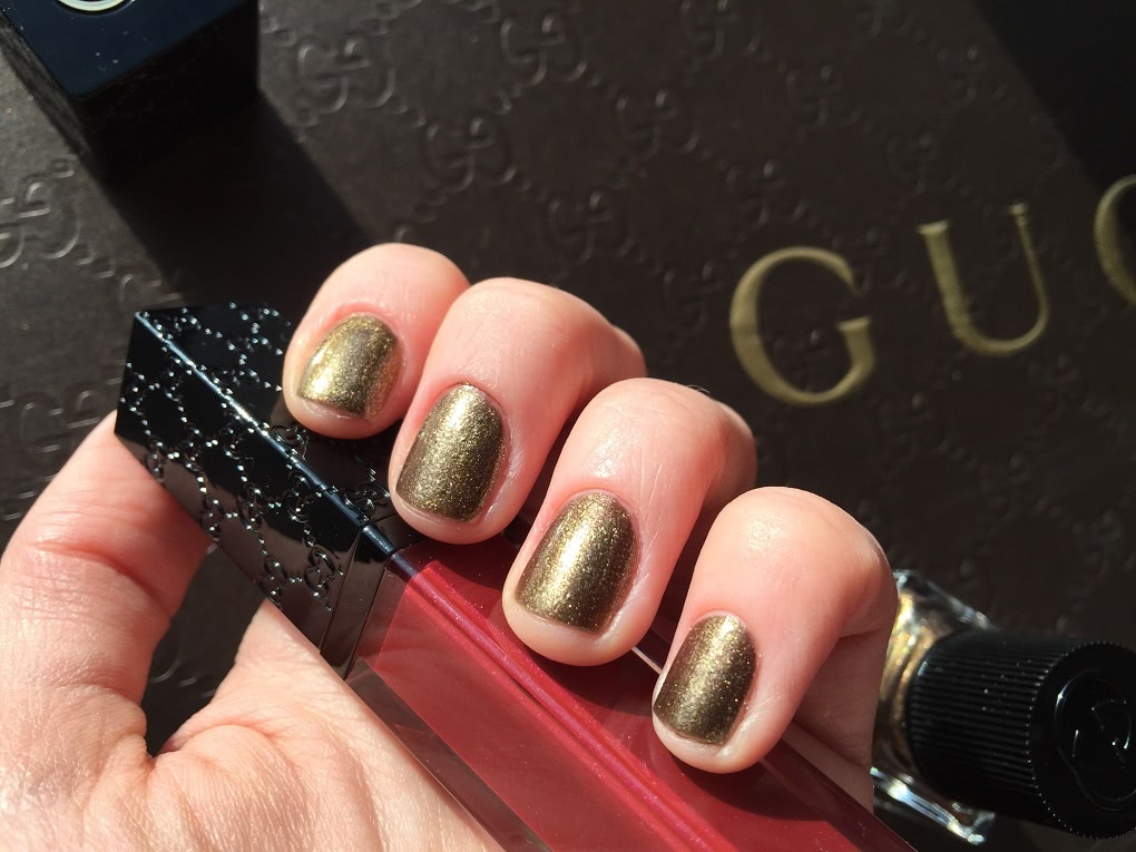 Великолепно сверкающий лак для ногтей или Gucci Nail Bold High-Gloss Lacquer #170 Iconic Gold