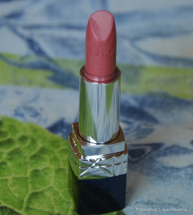 Многоликая и загадочная. Помада из обновленной линейки Dior Rouge Dior Couture Color Lipstick Comfort & Wear # 458 Paris