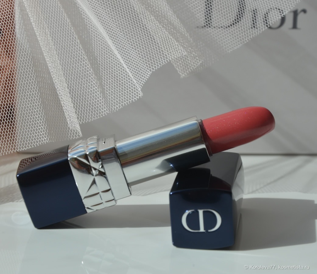 Многоликая и загадочная. Помада из обновленной линейки Dior Rouge Dior Couture Color Lipstick Comfort & Wear # 458 Paris