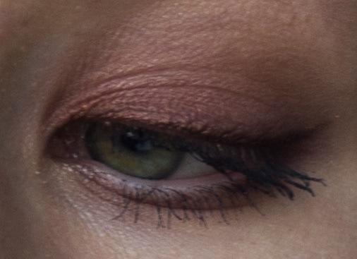 Осенние новинки от Chanel: кремовые тени и карандаш для глаз