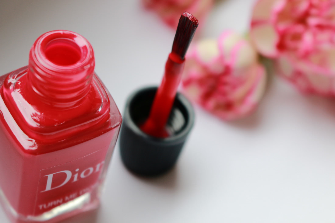 Dior Vernis 877 Turn Me Dior