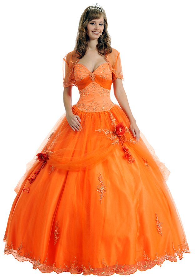 Девушка в свадебном оранжевом платье