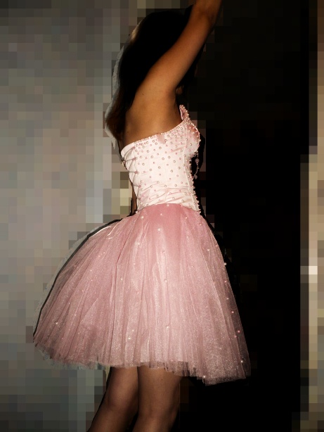Розовое платье пачка