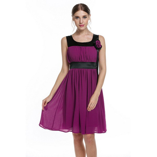Женское фиолетовое платье до колен