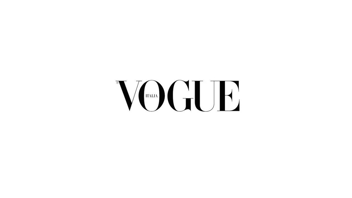 Vogue перевод с английского на русский. Vogue надпись. Вог логотип. Vogue на белом фоне. Vogue заставка.