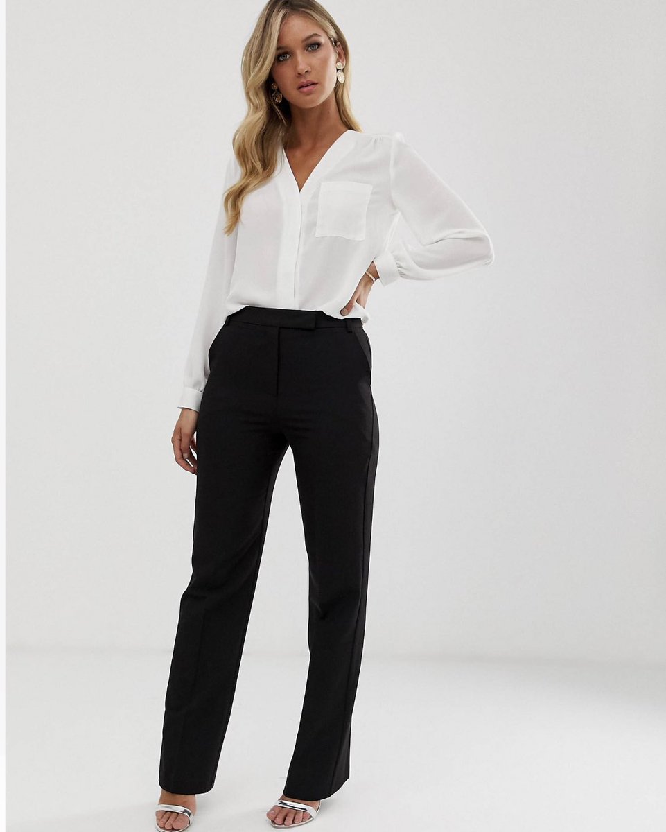 Черные брюки белая блузка. Черные классические брюки женские. Черные прямые брюки. Прямые брюки с завышенной талией. Брюки женские черные прямые.