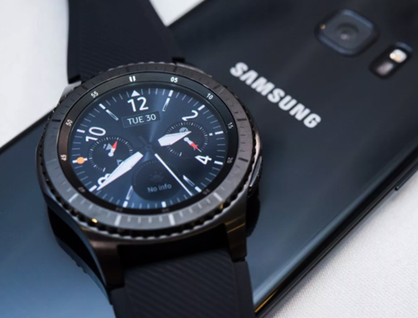 Samsung Gear S3 со смартфоном