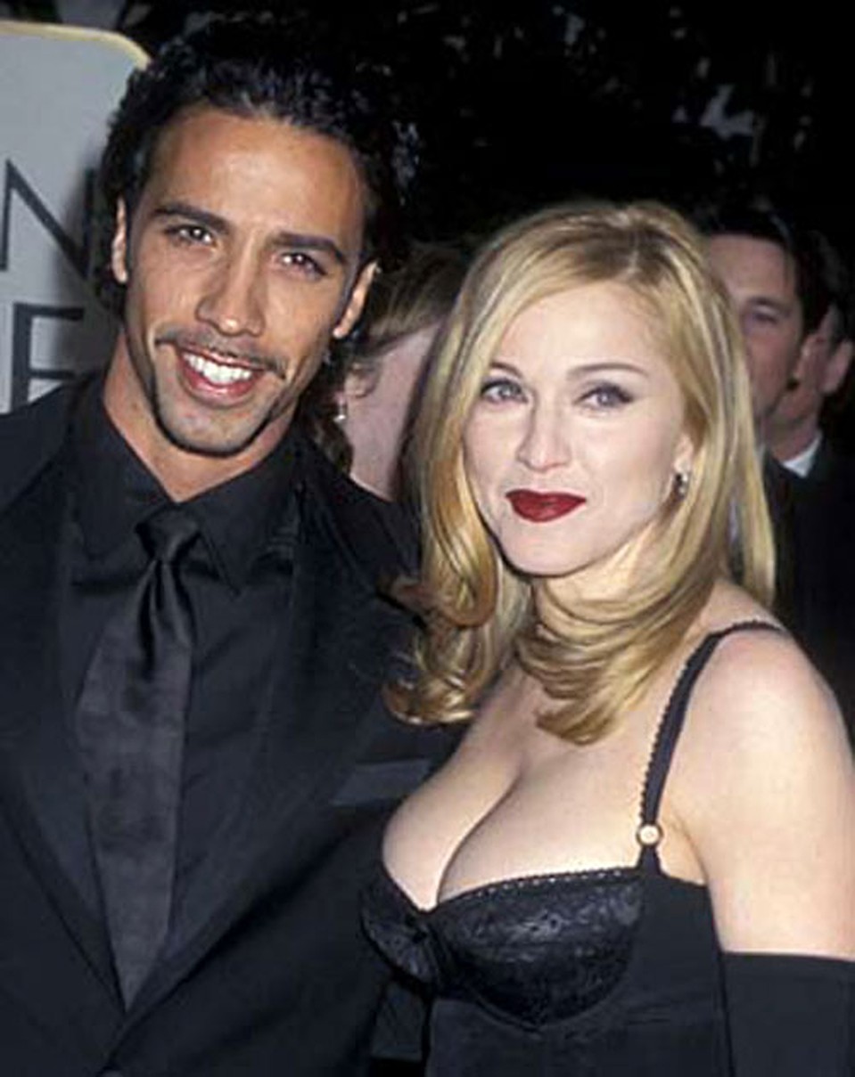 Мадонна и Карлос 