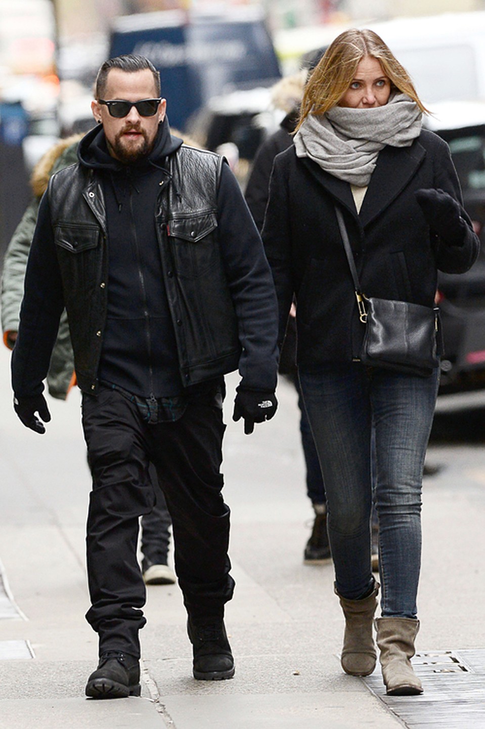 На днях папарацци с удовольствием наблюдали, как Кэмерон и Бенджи прогуливаются по улицам Нью-Йорка. Фото: SPLASH NEWS