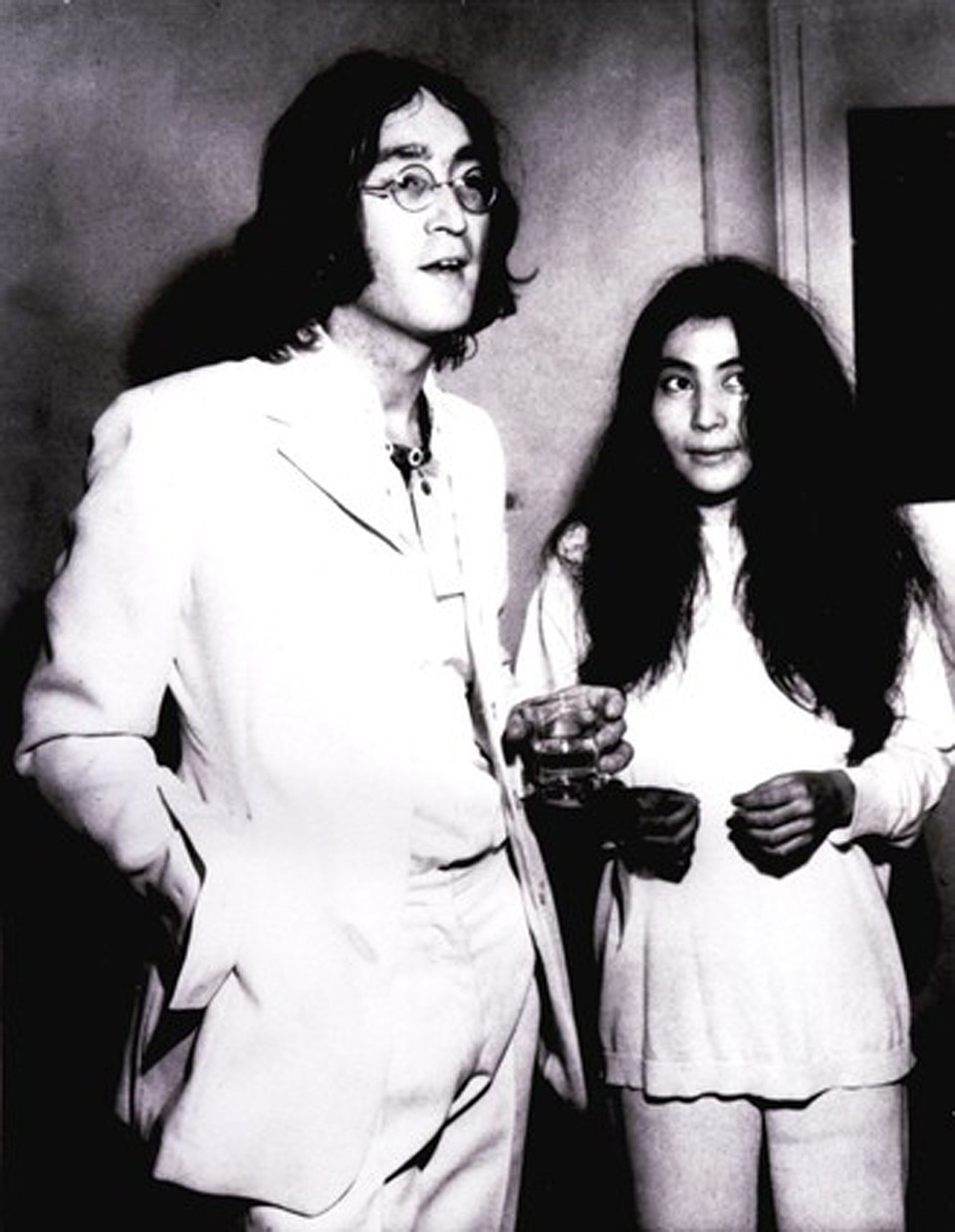 В 1968 году Леннон и Йоко начали жить вместе Фото: EAST NEWS