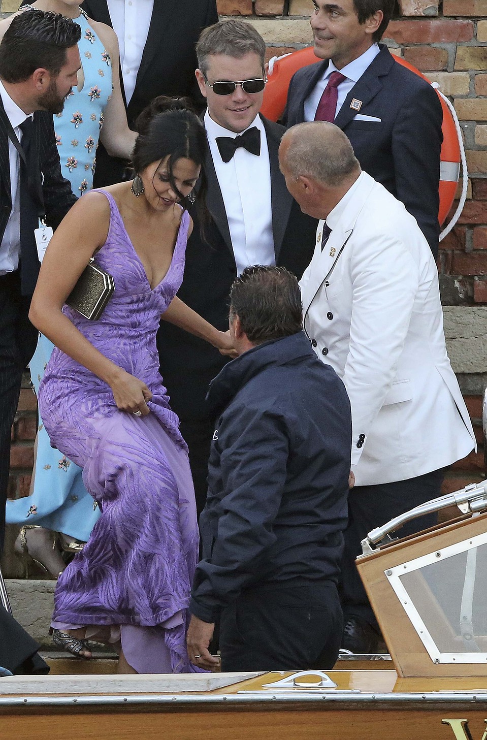 Мэтт Деймон приехал на бракосочетание с женой Лучаной Баррозо. Фото: REUTERS